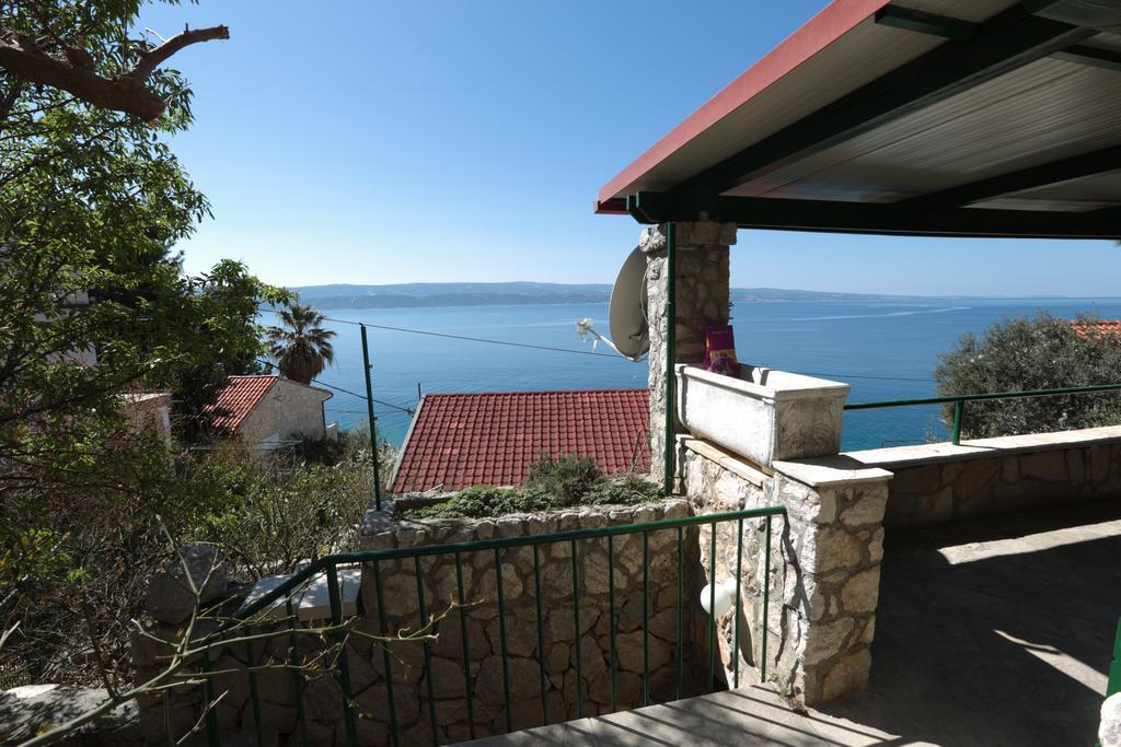 Cottage Holiday Home 奥米什 外观 照片